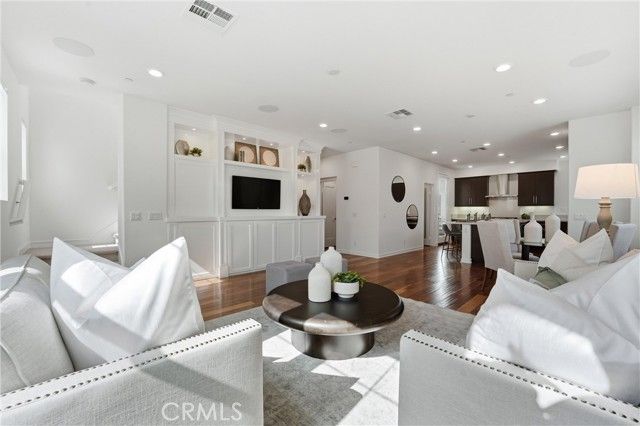 136 Acamar, Irvine, CA 92618