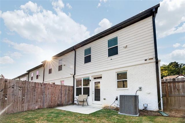 114 AUBURN VALLEY Way, Auburn, GA 30011