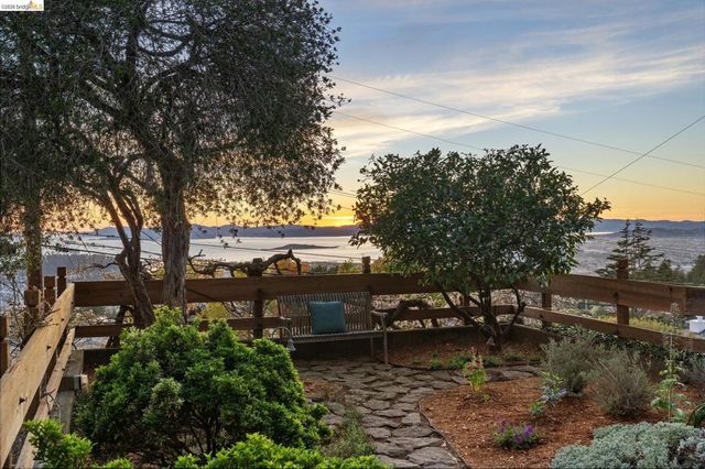 249 Trinity Ave, Kensington, CA 94708