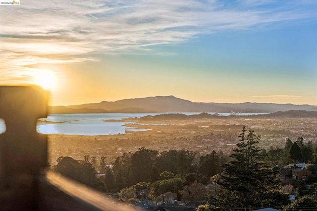 249 Trinity Ave, Kensington, CA 94708