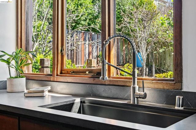 249 Trinity Ave, Kensington, CA 94708