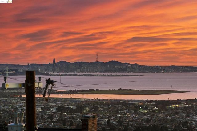 249 Trinity Ave, Kensington, CA 94708