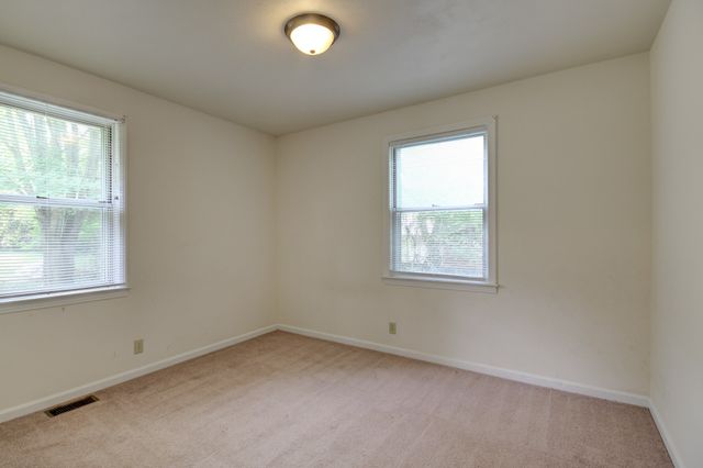 821 Hayden Dr, Clarksville, TN 37043