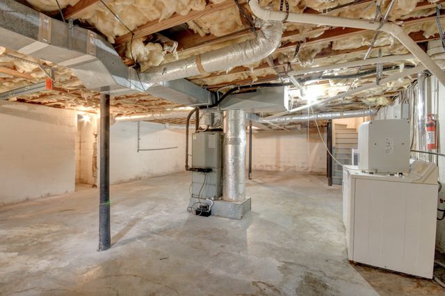 821 Hayden Dr, Clarksville, TN 37043