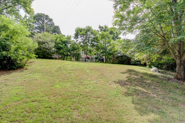 821 Hayden Dr, Clarksville, TN 37043