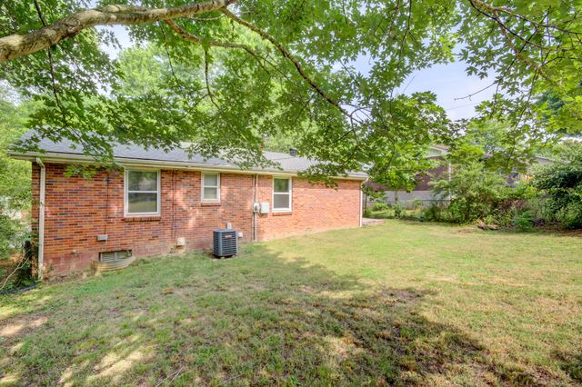821 Hayden Dr, Clarksville, TN 37043