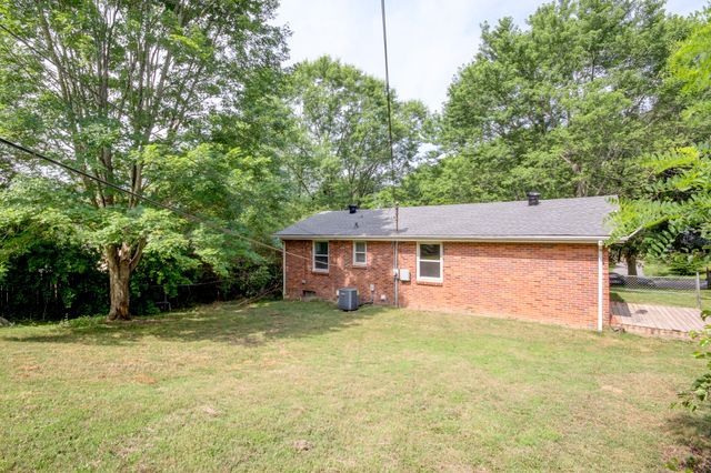 821 Hayden Dr, Clarksville, TN 37043