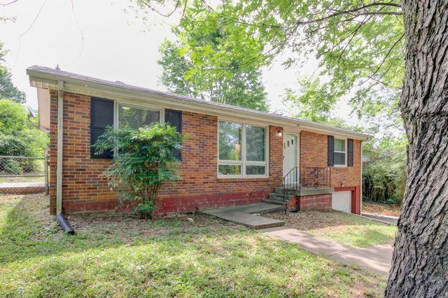 821 Hayden Dr, Clarksville, TN 37043