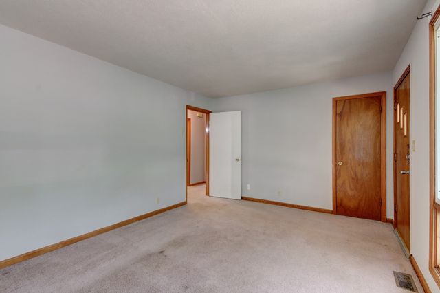 821 Hayden Dr, Clarksville, TN 37043