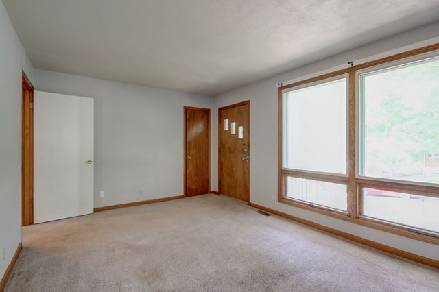 821 Hayden Dr, Clarksville, TN 37043