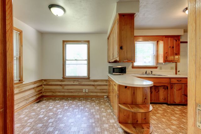 821 Hayden Dr, Clarksville, TN 37043