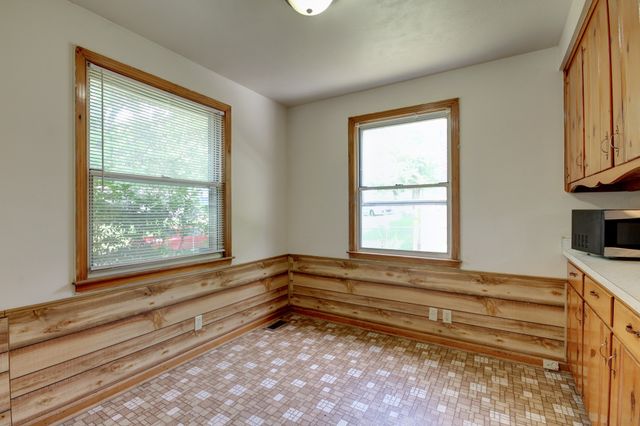 821 Hayden Dr, Clarksville, TN 37043