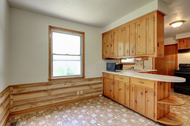 821 Hayden Dr, Clarksville, TN 37043