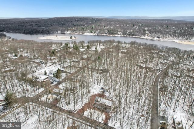 244 TENAWA RD, Albrightsville, PA 18210