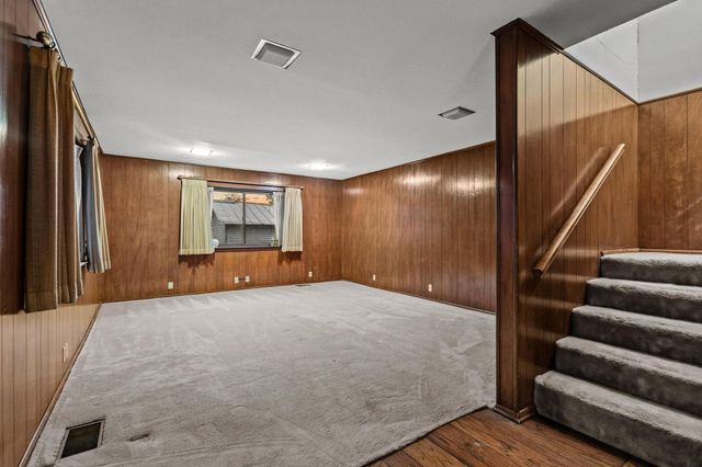 202 S Santa Fe Street, Wolfe City, TX 75496