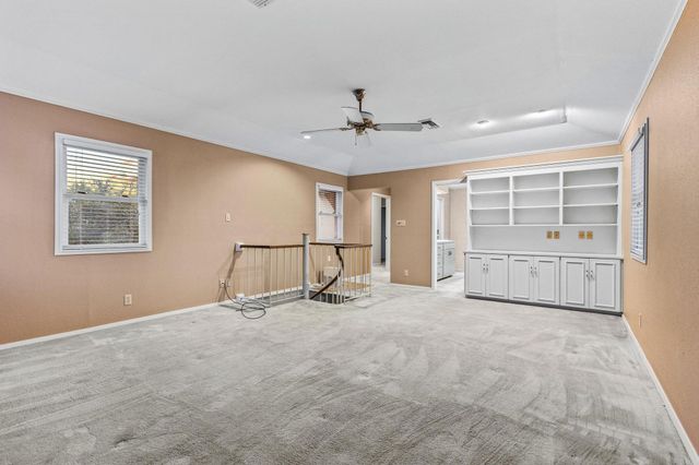 202 S Santa Fe Street, Wolfe City, TX 75496