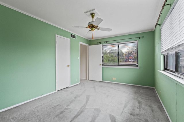 202 S Santa Fe Street, Wolfe City, TX 75496