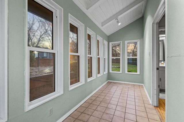 202 S Santa Fe Street, Wolfe City, TX 75496