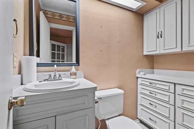 202 S Santa Fe Street, Wolfe City, TX 75496