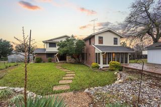 202 S Santa Fe Street, Wolfe City, TX 75496