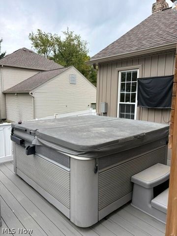9067 NW Bletchley Avenue NW, North Canton, OH 44720