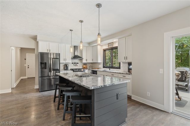 9067 NW Bletchley Avenue NW, North Canton, OH 44720