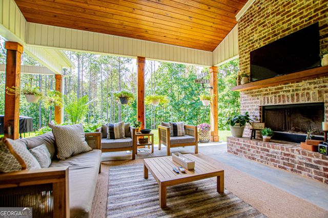 1800 Hutcheson Ferry Road, Whitesburg, GA 30185