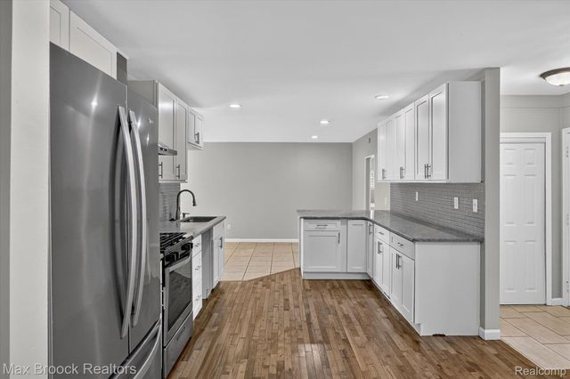 42459 Postiff Avenue, Plymouth Charter Township, MI 48170