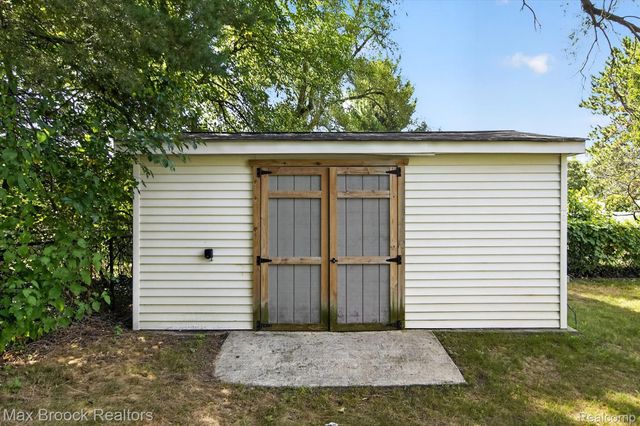 42459 Postiff Avenue, Plymouth Charter Township, MI 48170