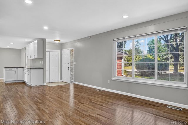42459 Postiff Avenue, Plymouth Charter Township, MI 48170