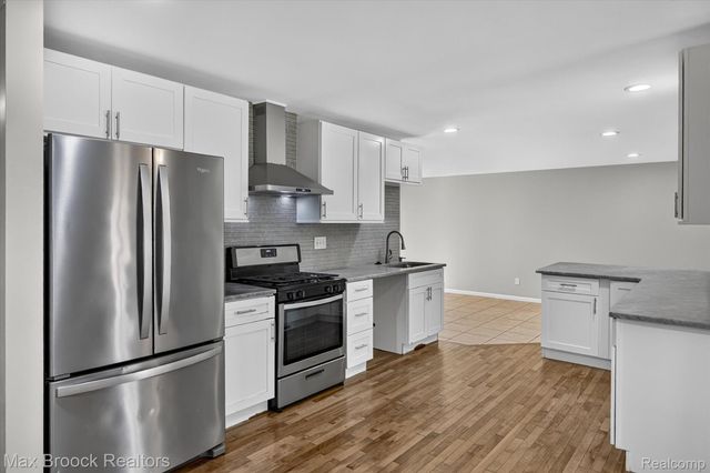42459 Postiff Avenue, Plymouth Charter Township, MI 48170
