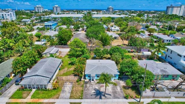 327 SE 3rd Avenue, Delray Beach, FL 33483