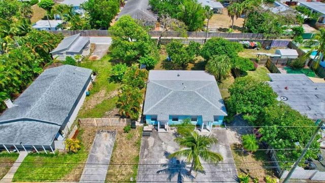 327 SE 3rd Avenue, Delray Beach, FL 33483