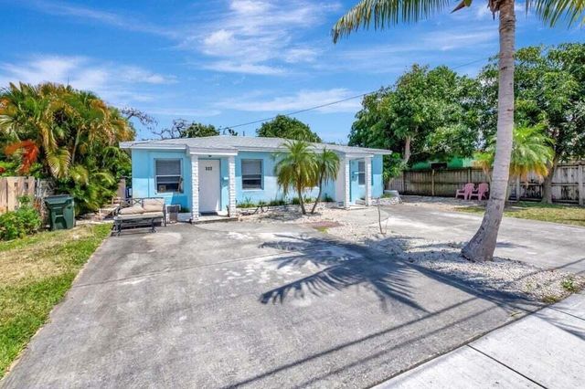 327 SE 3rd Avenue, Delray Beach, FL 33483