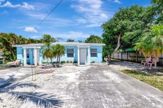327 SE 3rd Avenue, Delray Beach, FL 33483