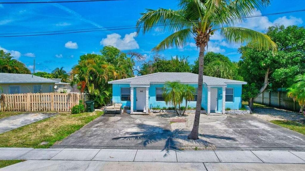 327 SE 3rd Avenue, Delray Beach, FL 33483