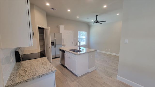 11917 Nelwood Street, Willis, TX 77318