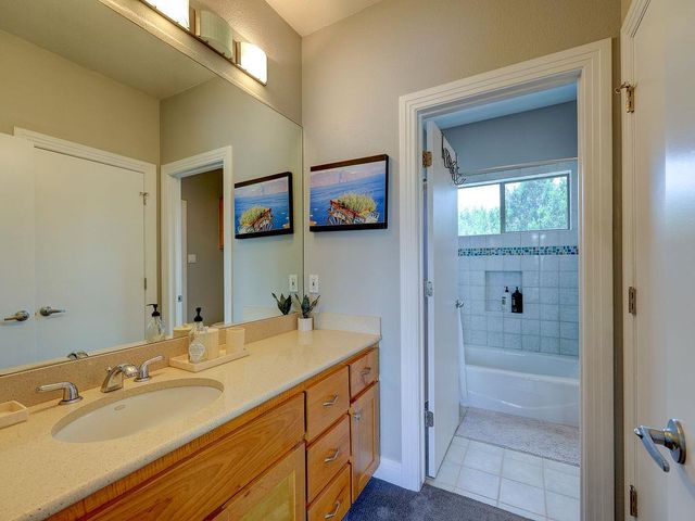 5910 Travis Woods CV, Austin, TX 78734