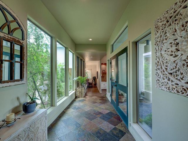 5910 Travis Woods CV, Austin, TX 78734