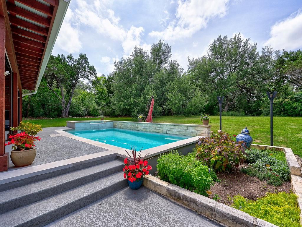 5910 Travis Woods CV, Austin, TX 78734
