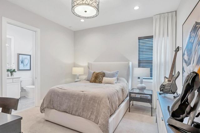 8477 PAVIA WAY, Lakewood Ranch, FL 34202