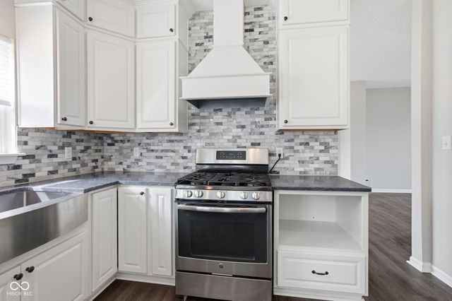 13985 Royalwood Drive, Fishers, IN 46037