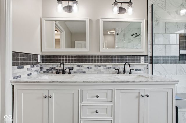 13985 Royalwood Drive, Fishers, IN 46037