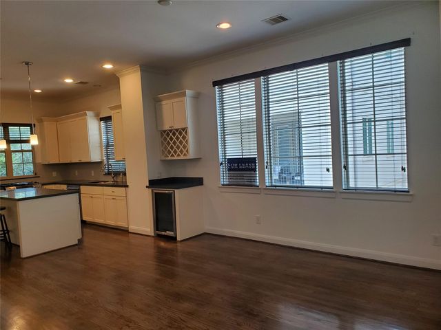 2 Hermann Park Court, Houston, TX 77021