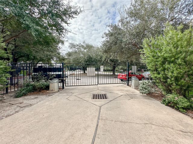 2 Hermann Park Court, Houston, TX 77021