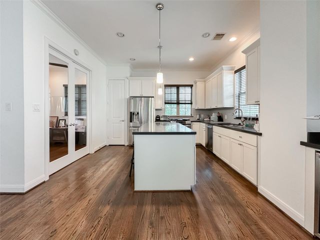 2 Hermann Park Court, Houston, TX 77021