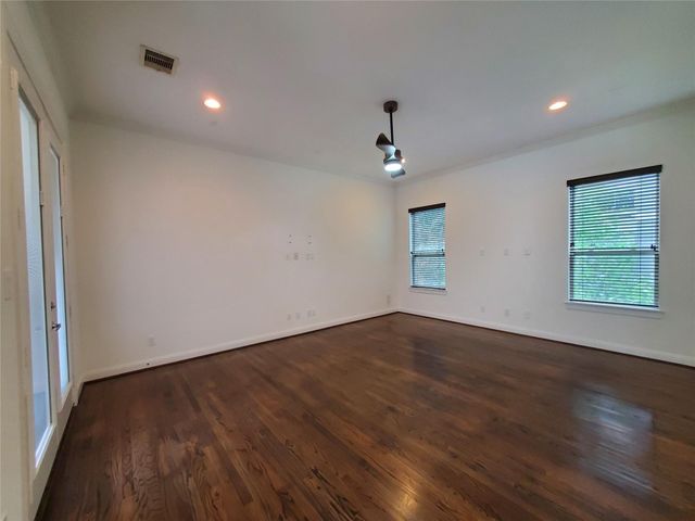 2 Hermann Park Court, Houston, TX 77021