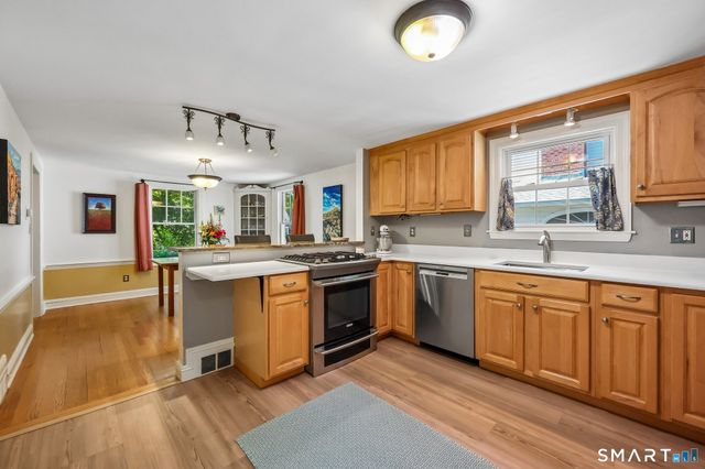 14 Dorset Road, West Hartford, CT 06119