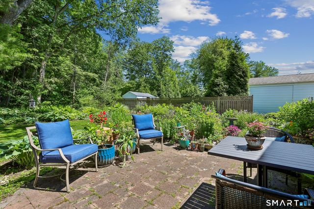 14 Dorset Road, West Hartford, CT 06119