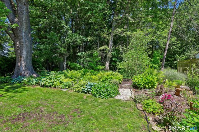14 Dorset Road, West Hartford, CT 06119
